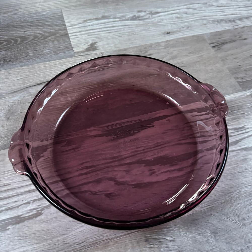 Vintage 80s Pyrex 229 Amethyst Purple Glass Pie Plate Fluted Deep Dish Bakeware